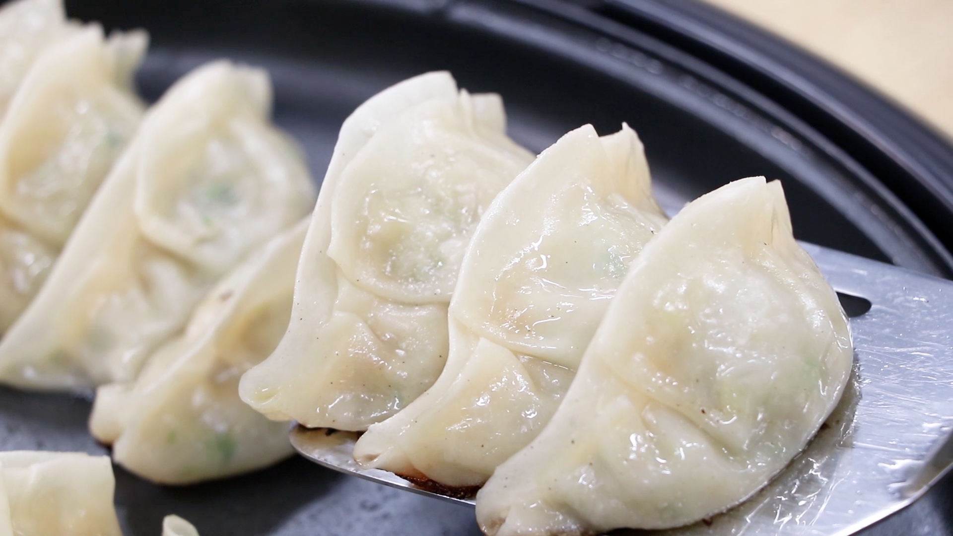 ホットプレートで生餃子を焼く手順8